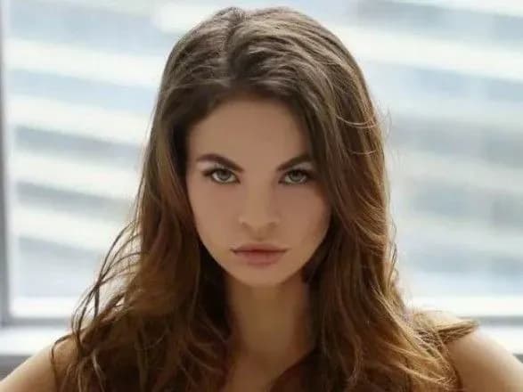 Настю Рыбку задержали в аэропорту Москвы