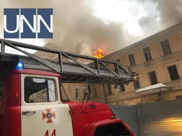 Полиция выясняет причину пожара в правительственном квартале