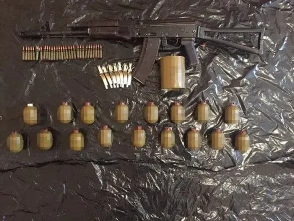 На Буковині затримали за збут зброї офіцера ЗСУ