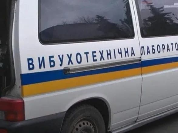 У Львові шукають вибухівку на вокзалі, автостанції та автозаправці