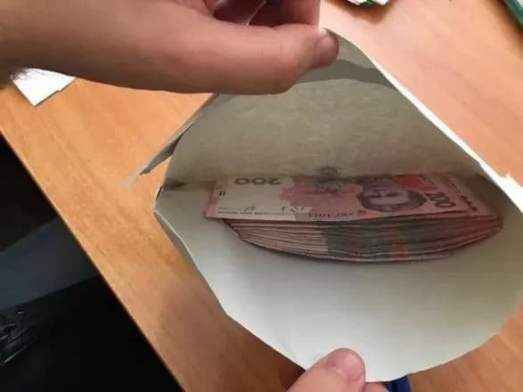Заступник директора держпідприємства попався на хабарі у 25 тис. грн