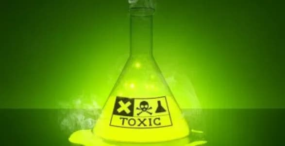 В Австралії три людини постраждали при витоку гідроксиду натрію