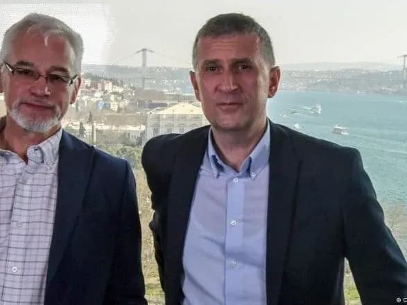 Лишенные аккредитации немецкие журналисты покинули Турцию