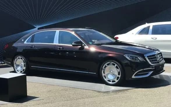 "Динамо" Суркіса завезло в Україну броньовані Maybach та Mercedes за 3,5 млн доларів