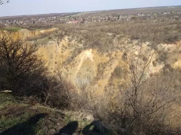 У Дніпропетровській області підліток впав до покинутого кар'єру