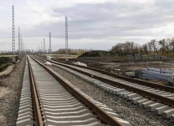 Омелян розповів, коли скасують потяги до РФ