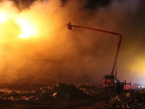 У Хмельницькому горіло сміттєзвалище