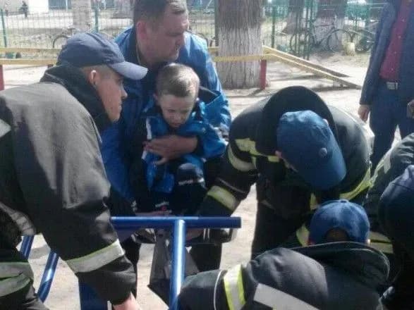 На Кіровоградщині першокласник застряг у спортивному тренажері
