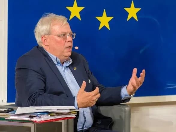 Австрийские СМИ: СБУ отменила запрет на въезд в Украину журналисту Вершютцу