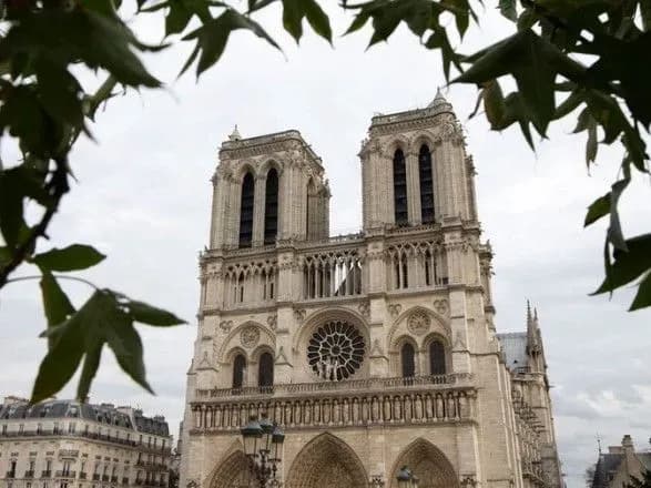 Украина отправит мастеров для реставрации Нотр-Дама после завершения расследования