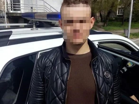 У Запоріжжі чоловік збував наркотики через “закладки”