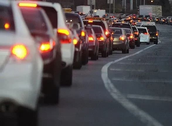 Після дебатів Київ стоїть у заторах
