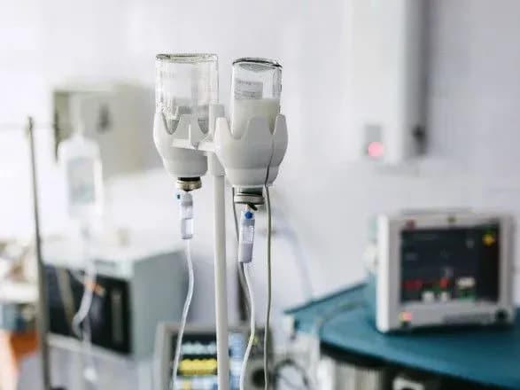 Неповнолітню госпіталізували у важкому стані з алкогольним отруєнням