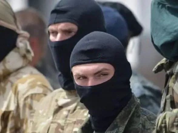 Молодики у камуфляжі захопили офіс у Рівному