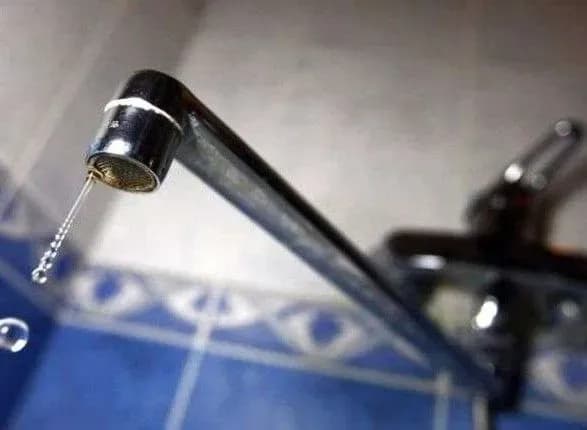 В трех районах Киева отключили горячую воду