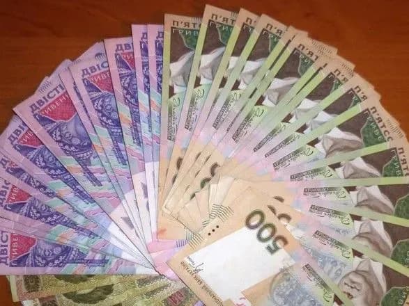 Злодійки винесли з дому пенсіонерки "кругленьку" суму