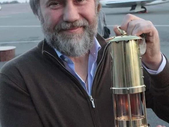 Вадим Новинський повідомив про те, що Благодатний вогонь був доставлений на неконтрольований Донбас