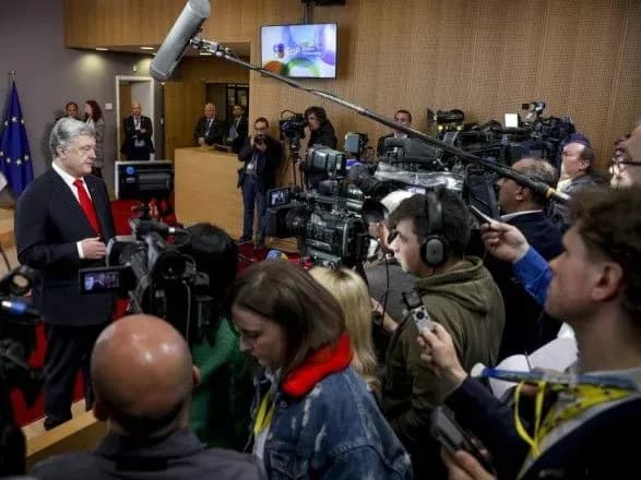 Порошенко про інавгурацію Зеленського: м’яч знаходиться на полі ВР