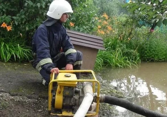 Жителей запада Украины предупредили о возможном подтоплении дорог