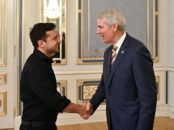 Зеленський обговорив із американським сенатором розпуск Ради