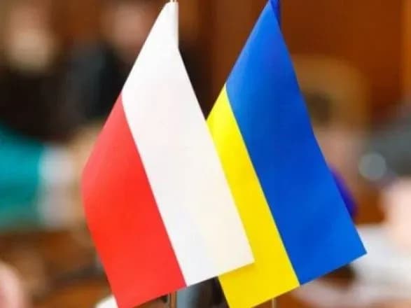 Дуда може попросити Зеленського скасувати мораторій на ексгумації поляків