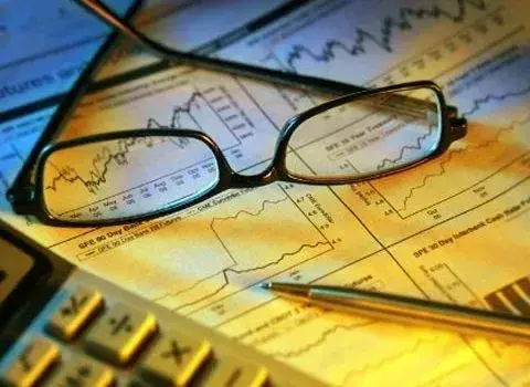 Кабмін урегулював питання призначення пенсій держслужбовцям