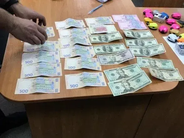 СБУ поймала таможенников на схеме с автомобилями