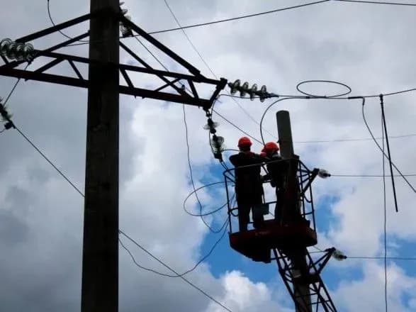 В Україні через зливи досі знеструмлені 8 населених пунктів