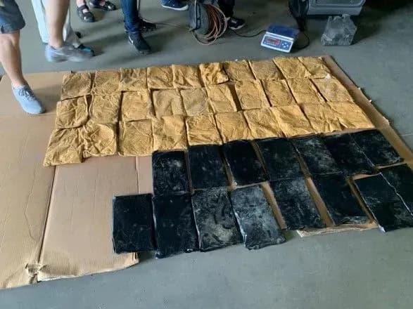 Двоє іноземців у Києві перевозили 25 кг героїну