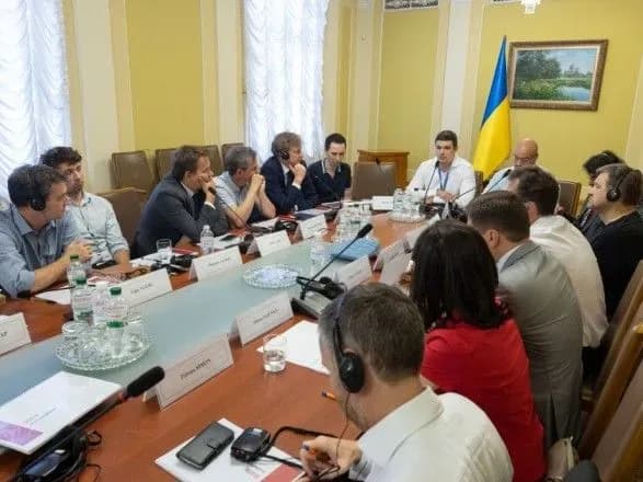 У Президента обміркували створення електронного реєстру населення