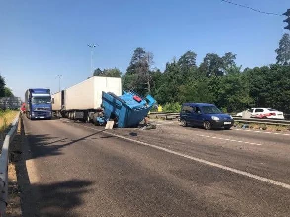 На в’їзді до Києва сталося ДТП з постраждалими