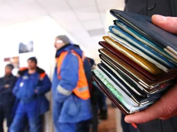 Посольство України попередило про активізацію шахраїв-посередників у Польщі