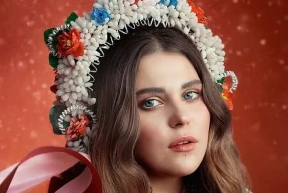 Вокалистка группы КАZKA обратилась к Зеленскому из-за кандидата Куницкого