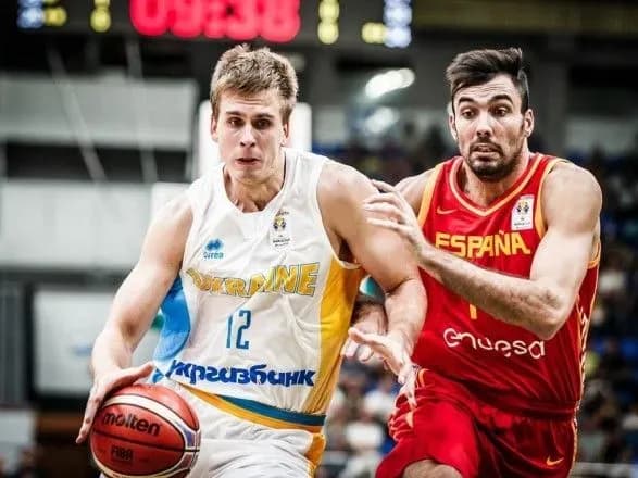 Баскетболист сборной Украины перешел в БК "Уникаха"