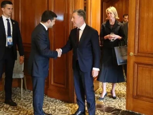 Волкер: Зеленський не зможе зупинити РФ, але демонструє готовність до наближення миру