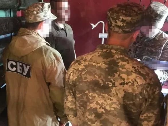 Викритому на хабарі командиру підрозділу військової частини оголосили підозру