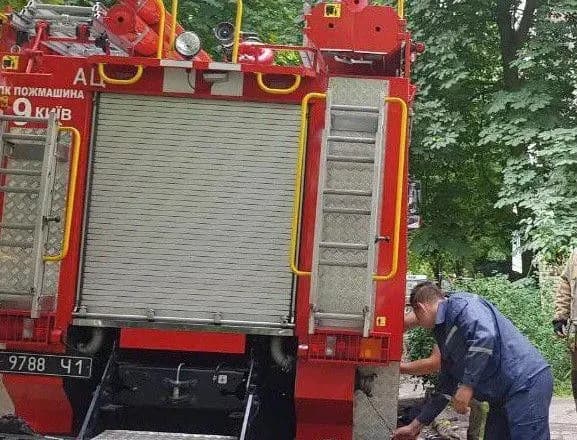З багатоповерхівки у Києві евакуювали людей через пожежу
