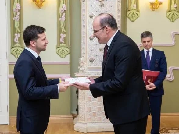 Зеленський прийняв вірчі грамоти у послів низки іноземних держав