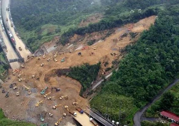 В Китае сошел оползень: шестеро пропали без вести
