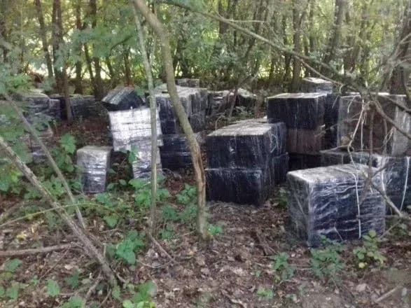 На Закарпатті з переслідуванням та пальбою затримали контрабандистів