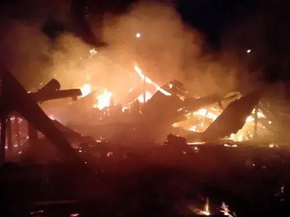 У Дніпрі згорів приватний будинок, власник отримав значні опіки