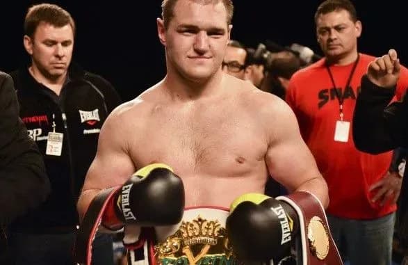 Российский боксер согласился стать соперником Усика