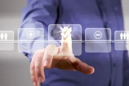 Зеленський доручив створити умови для проведення е-виборів до 1 грудня