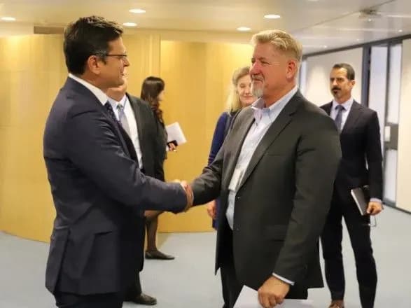 Кулеба обсудил в штаб-квартире НАТО вопрос военной реформы