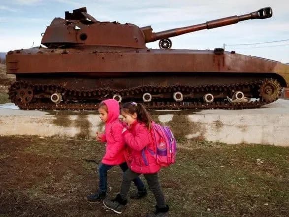 Сербия заявила, что на территории Косово поджигают дома местных сербов