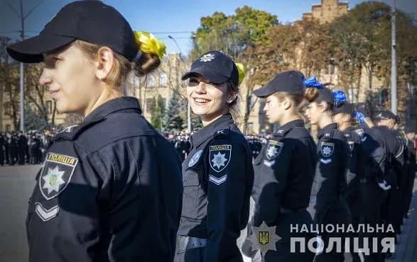 Присягу поліцейського склали 800 курсантів