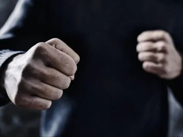 У Черкасах побили та пограбували прокурора