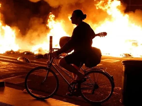 Під час масових заворушень у Каталонії постраждали щонайменше 125 осіб