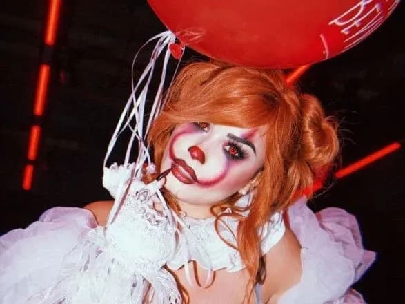 От самых страшных до самых смешных: костюмы знаменитостей на Хэллоуин