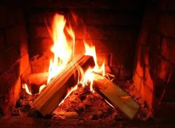 На Житомирщині літня жінка загинула при спробі запалити піч